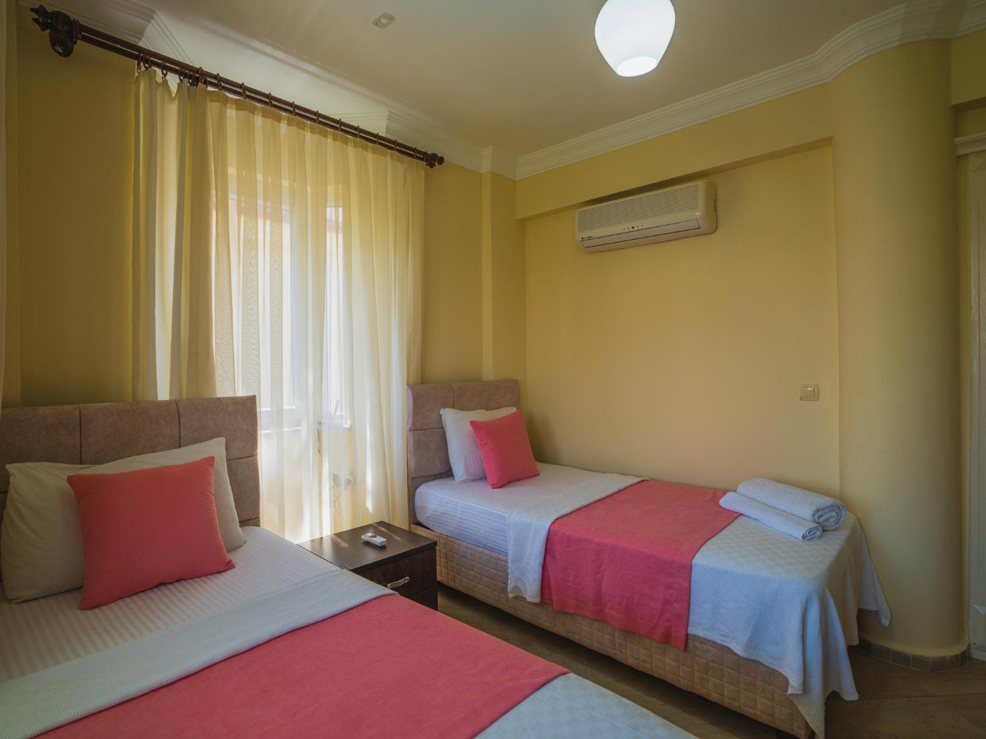 Sunset Beach Resort Aqua Lettings เฟทิเย ภายนอก รูปภาพ