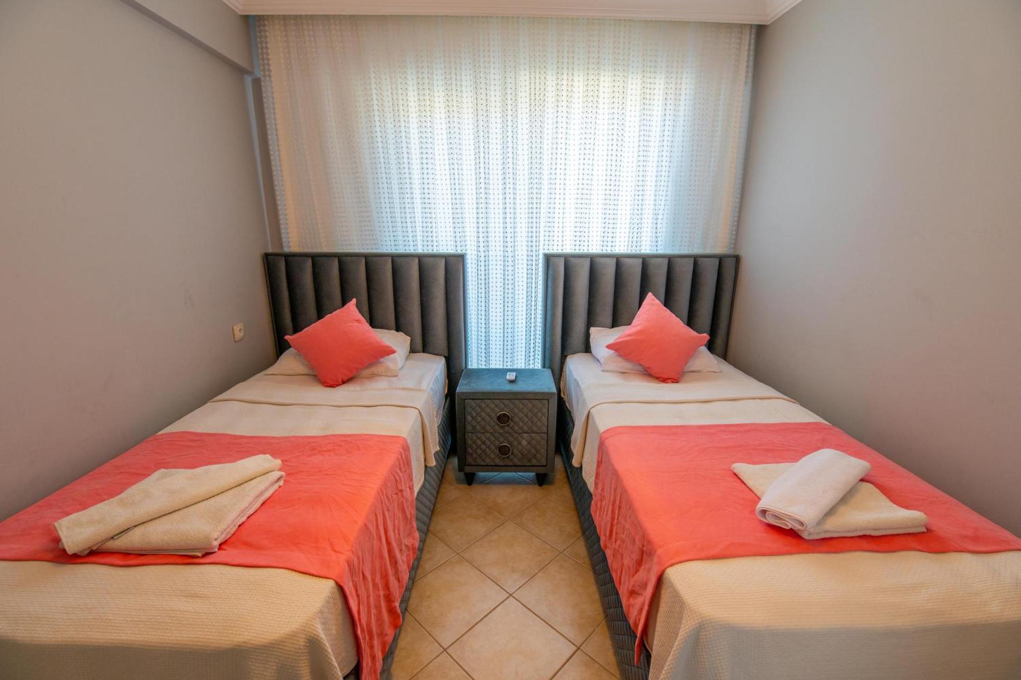 Sunset Beach Resort Aqua Lettings เฟทิเย ภายนอก รูปภาพ